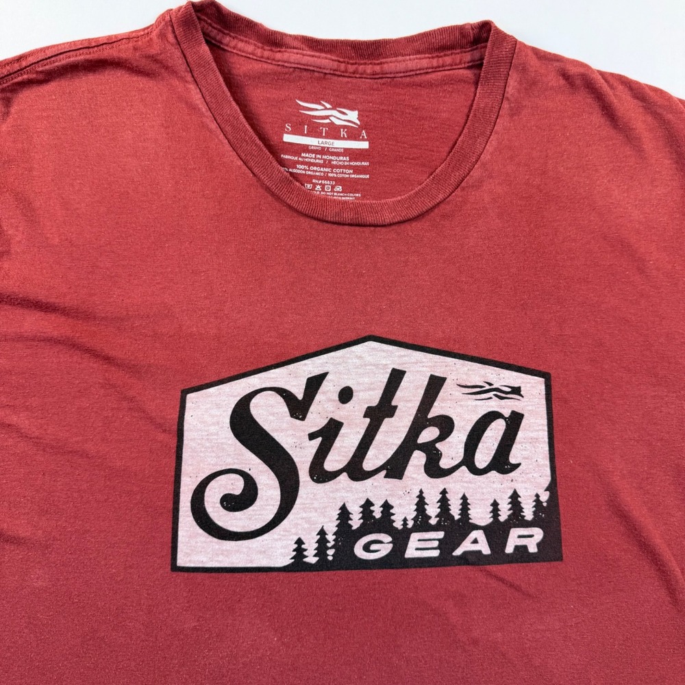 Sitka Gear Graphic T-Shirt Mens Large Burgundy Organic Cotton Logo Outdoor Tee